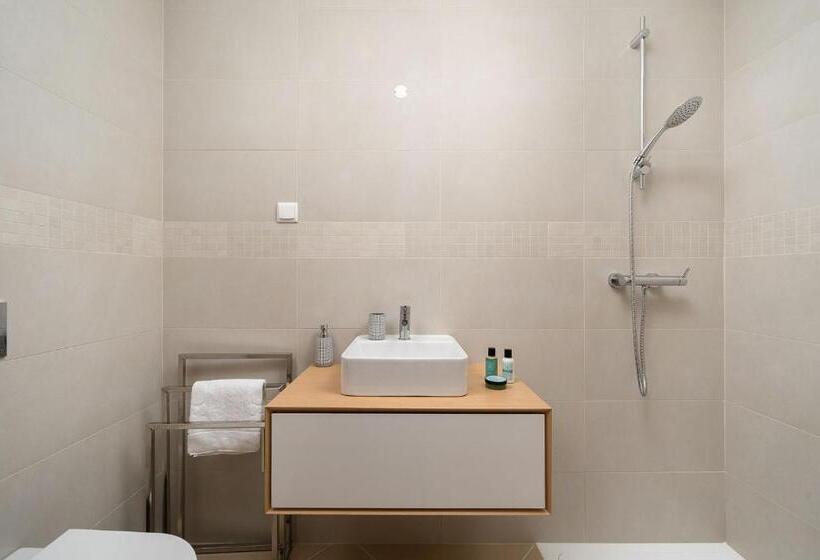 Sea Breeze Deluxe Lagos Apartment By Ideal Homes