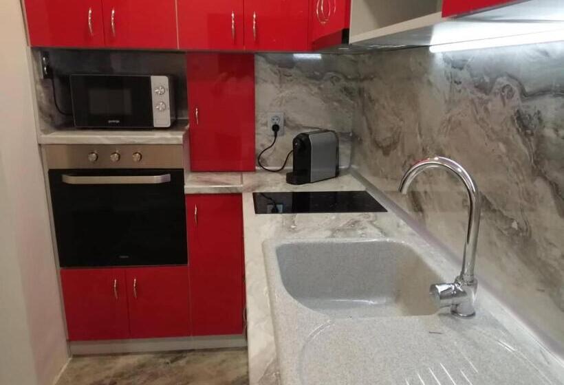 в сърцето на варна ви очаква прекрасен и просторен апартамент