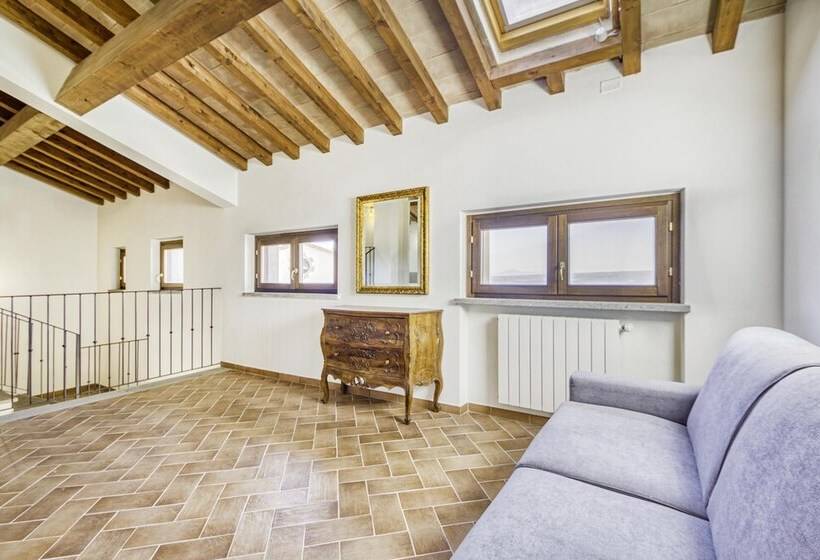 Bright Apt With Terrace And Shared Pool