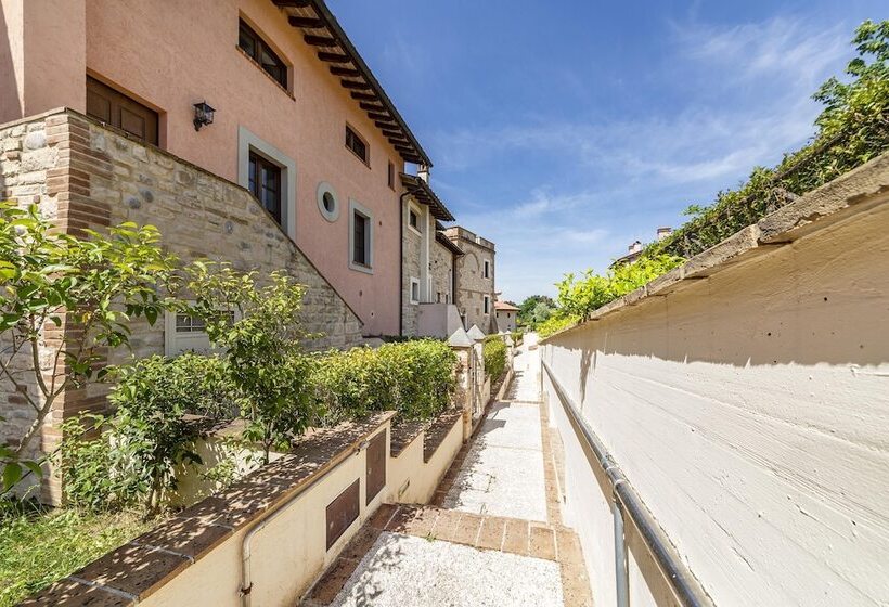 Bright Apt With Terrace And Shared Pool