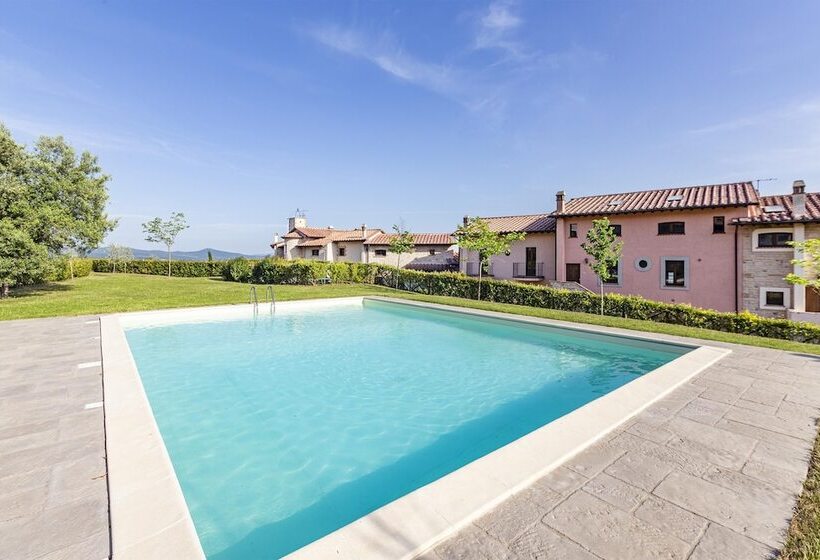 Bright Apt With Terrace And Shared Pool