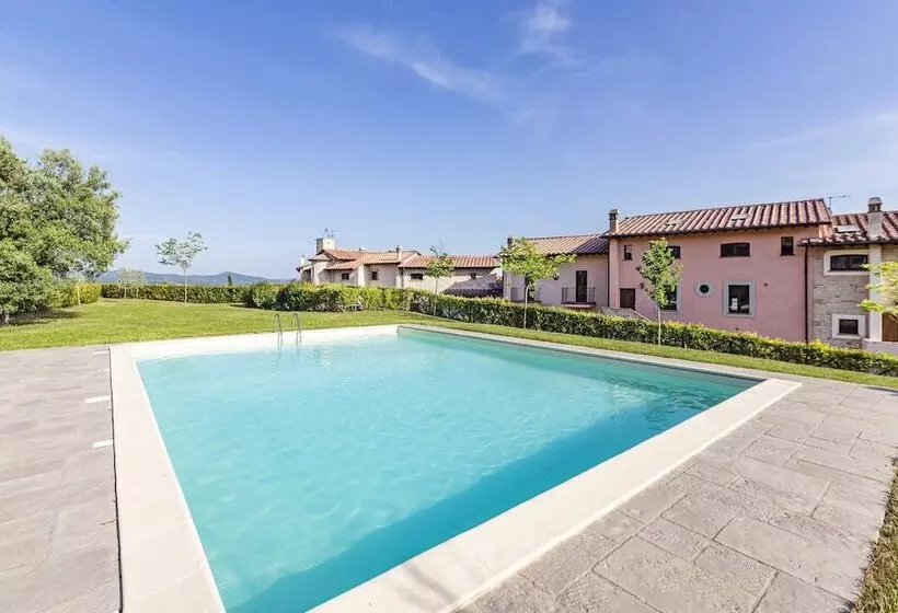 Bright Apt With Terrace And Shared Pool