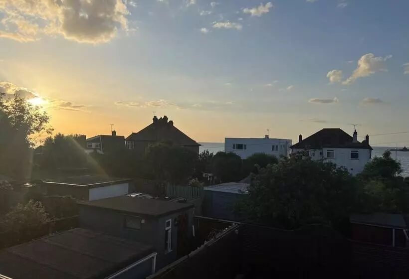 Broadway Beach Homes Airbnb With Hot Tub