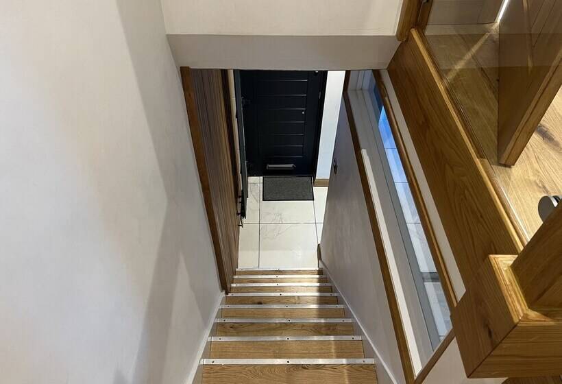 Broadway Beach Homes Airbnb With Hot Tub