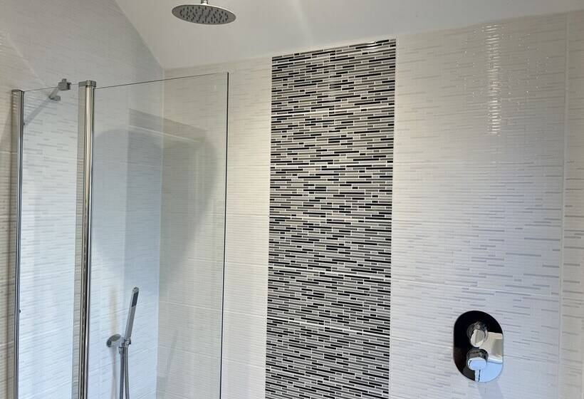 Broadway Beach Homes Airbnb With Hot Tub