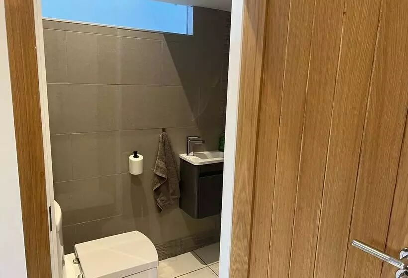 Broadway Beach Homes Airbnb With Hot Tub