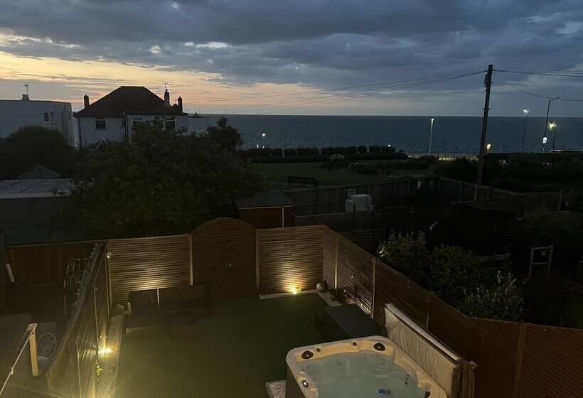 Broadway Beach Homes Airbnb With Hot Tub