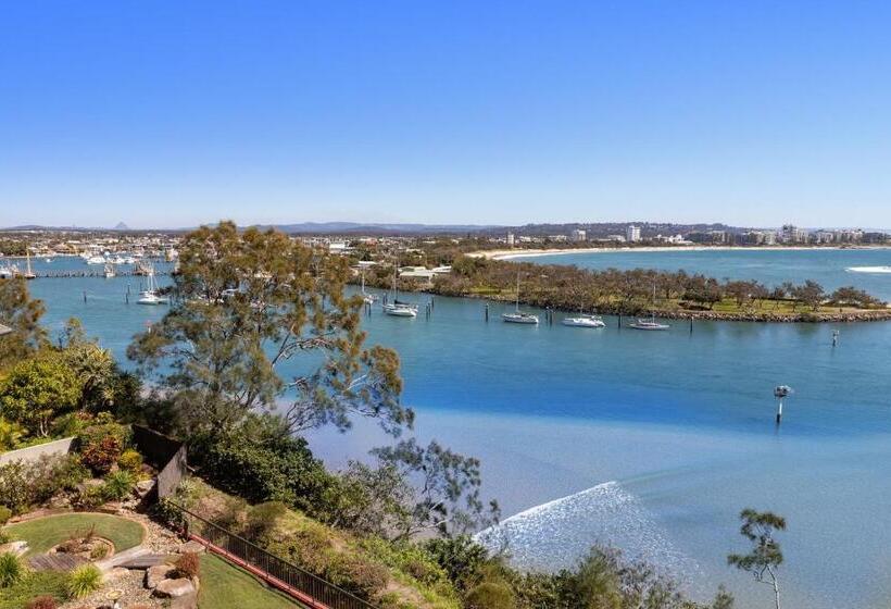 Cartwright Apartment