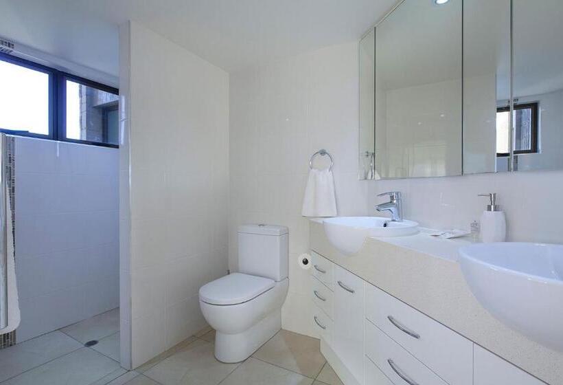 Cartwright Apartment