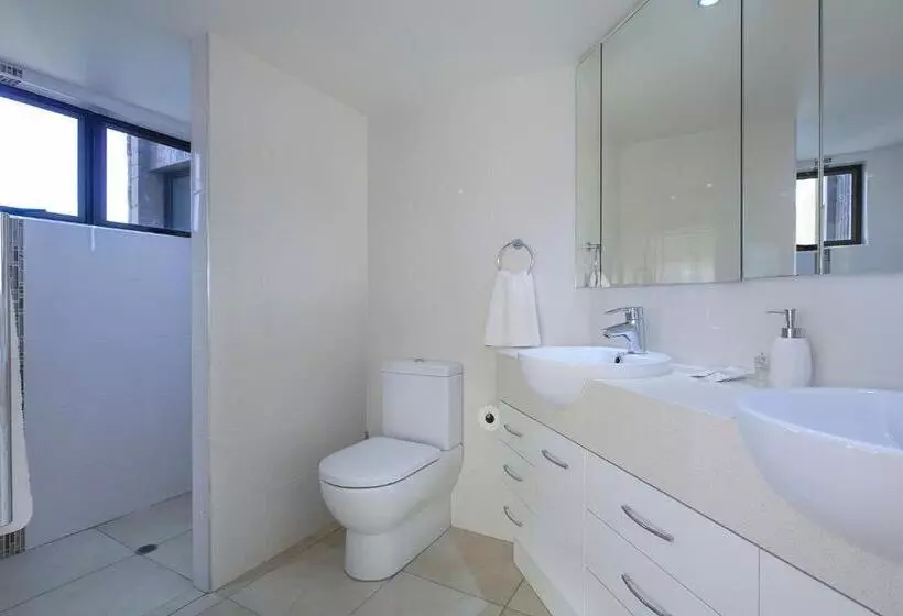 Cartwright Apartment