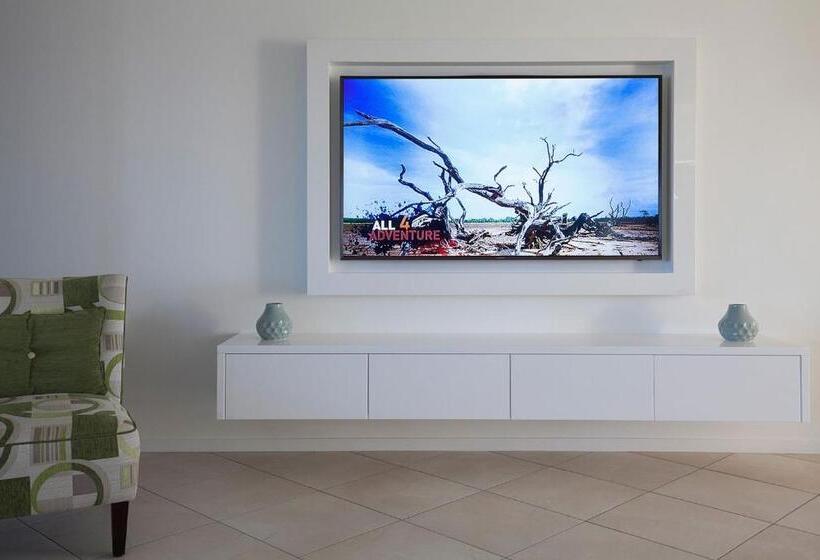 Cartwright Apartment