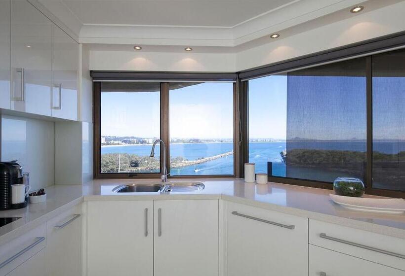 Cartwright Apartment