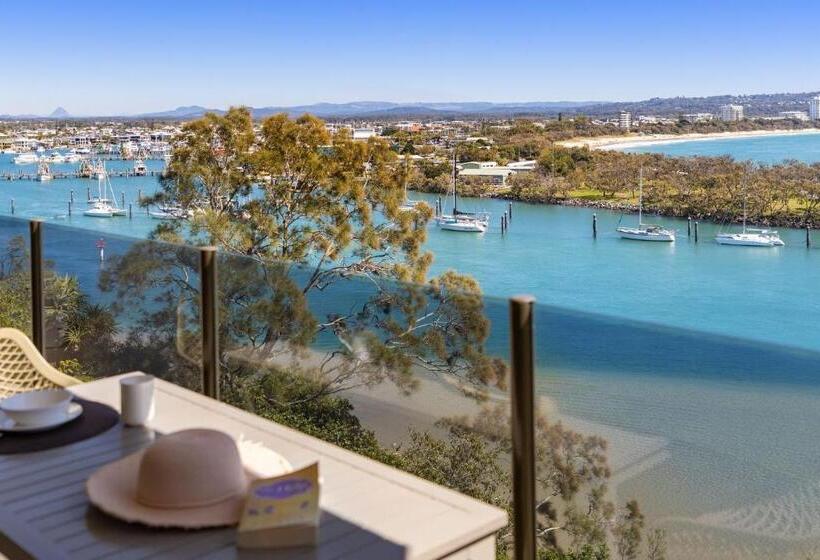 Cartwright Apartment