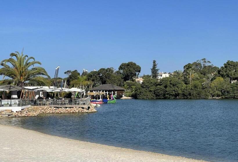 Scarlet S Place 1 Bed Victory Village Quinta Do Lago Beach, Nature, Lakes