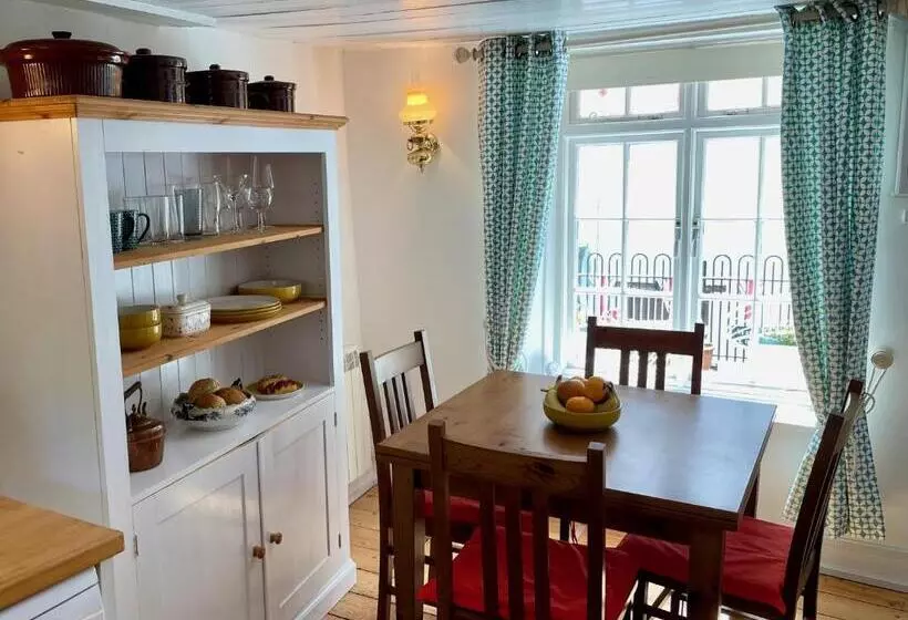 Teana Cottage