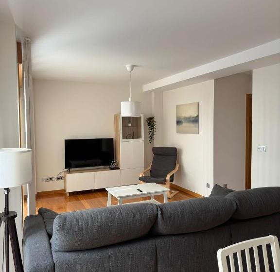 Coco Pardal, Pontevedra