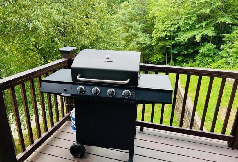 Smokies Hill Top Cabin Mountain Views 2 Miles To Town Pet Friendly