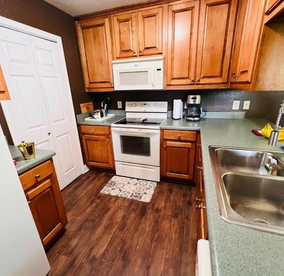 Smokies Hill Top Cabin Mountain Views 2 Miles To Town Pet Friendly