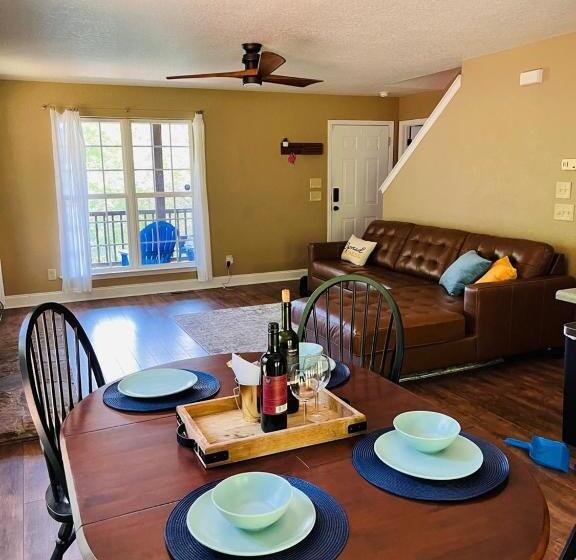 Smokies Hill Top Cabin Mountain Views 2 Miles To Town Pet Friendly