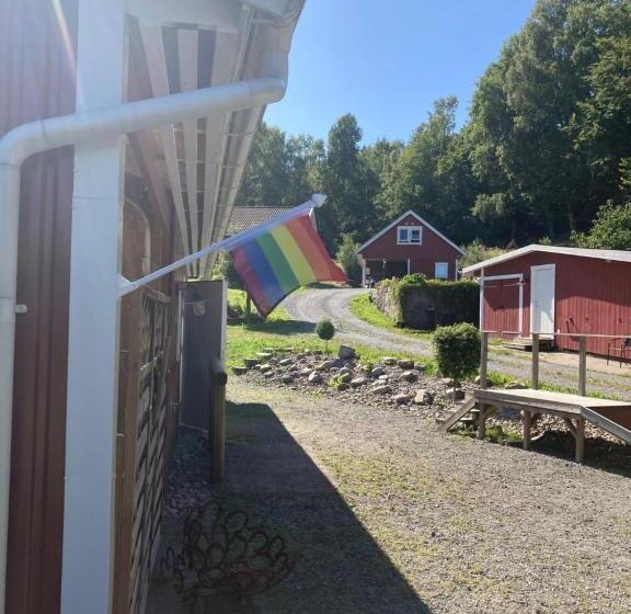 Stenlid   Med Naturen Och Lugnet I Fokus