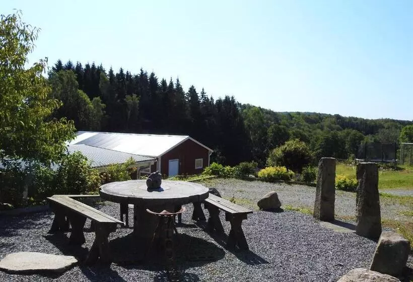 Stenlid   Med Naturen Och Lugnet I Fokus