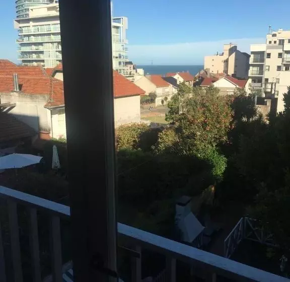 Hostel Playa Grande Suites