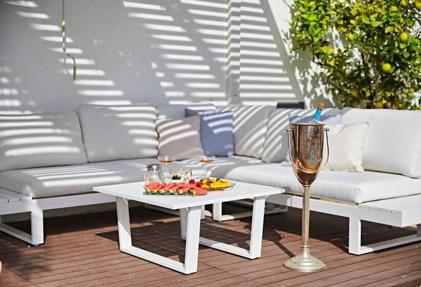 Stunning Villa With Breathtaking Ocean View