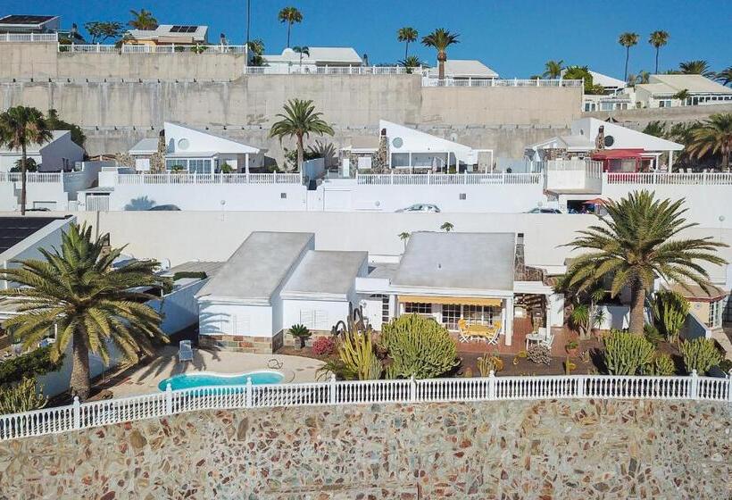 Stunning Villa With Breathtaking Ocean View