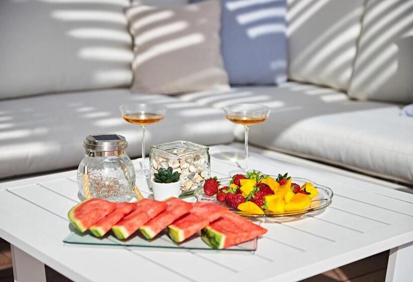 Stunning Villa With Breathtaking Ocean View