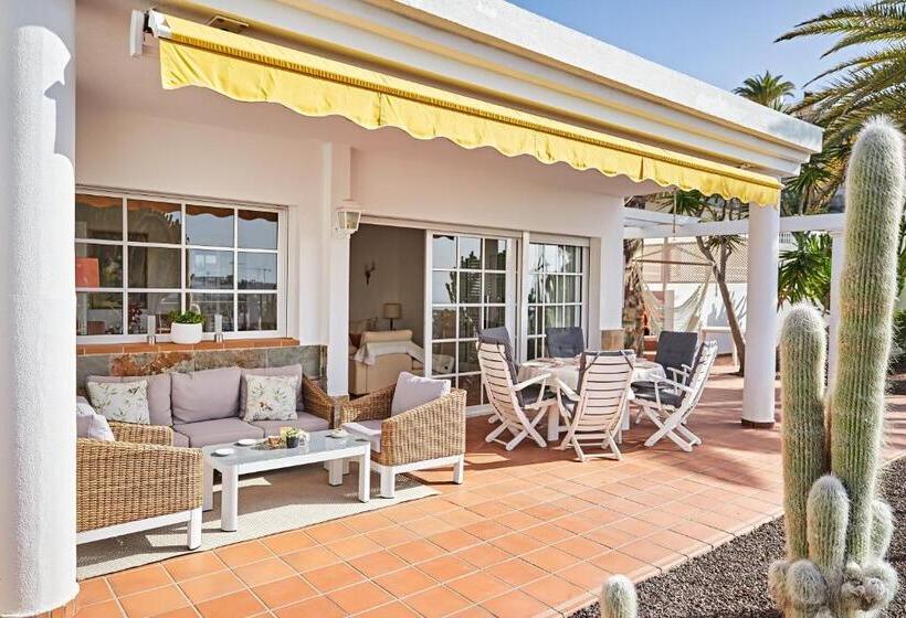 Stunning Villa With Breathtaking Ocean View