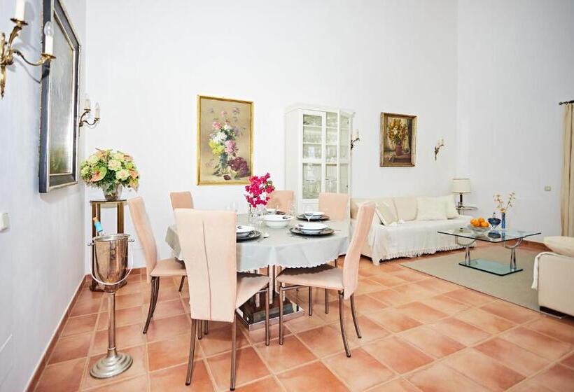 Stunning Villa With Breathtaking Ocean View