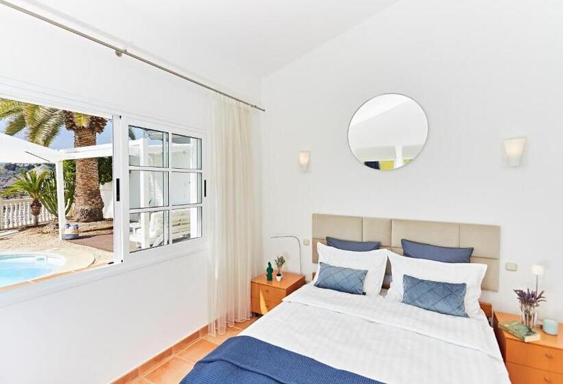 Stunning Villa With Breathtaking Ocean View