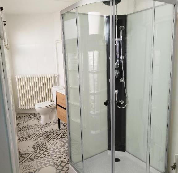 Chaleureuse Maison De Ville à Côté De La Mairie Ronde