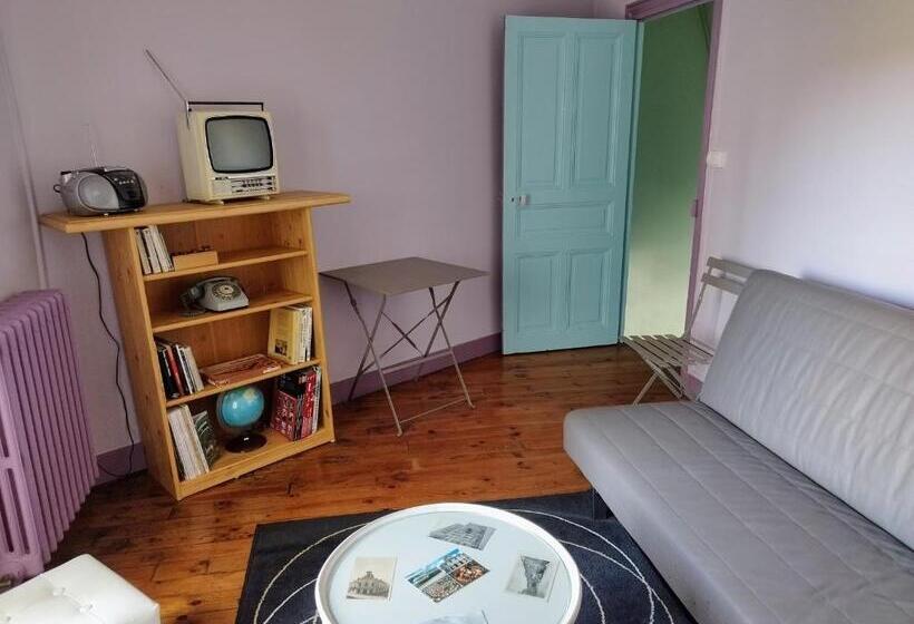 Chaleureuse Maison De Ville à Côté De La Mairie Ronde