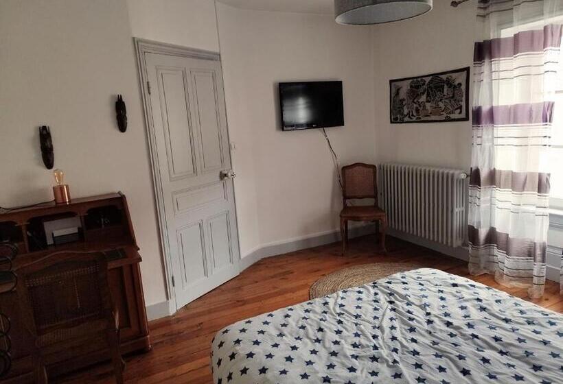 Chaleureuse Maison De Ville à Côté De La Mairie Ronde