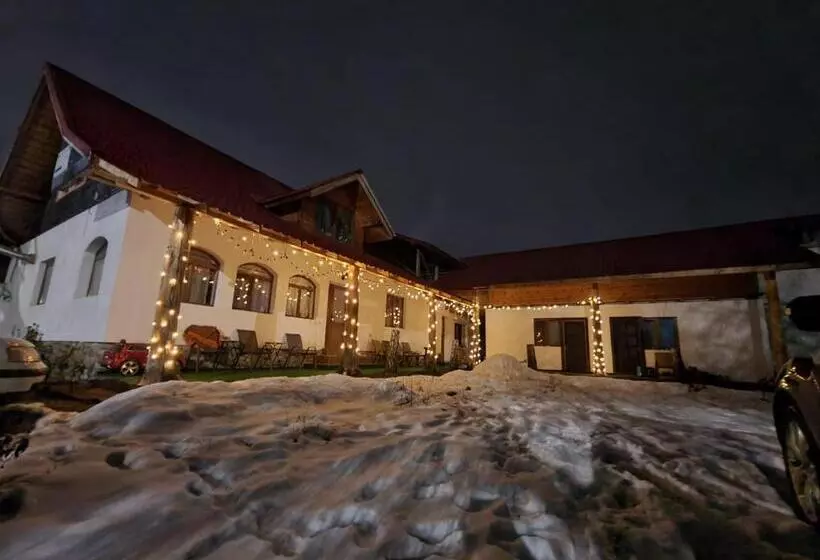 ホテル Jugul țăranului Agropensiune Polovragi, Gorj