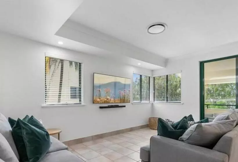 Howard 11 7 Noosa River At Your Doorstep