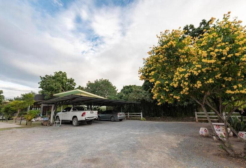 Resort บ้านสวนวารินทร์ รีสอร์ท