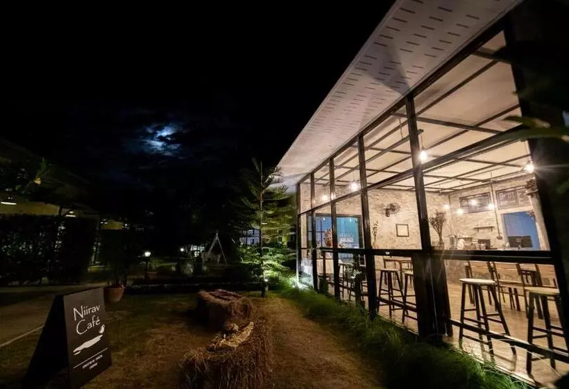 استراحتگاه บ้านสวนวารินทร์ รีสอร์ท