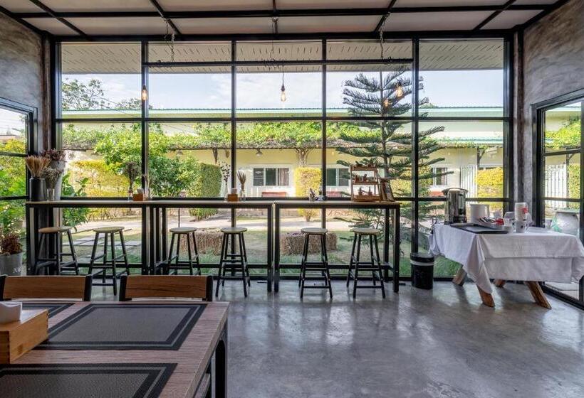 Resort บ้านสวนวารินทร์ รีสอร์ท