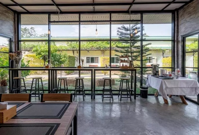 استراحتگاه บ้านสวนวารินทร์ รีสอร์ท