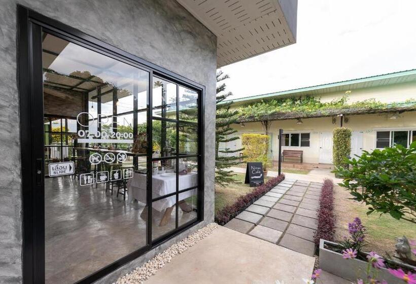 Resort บ้านสวนวารินทร์ รีสอร์ท