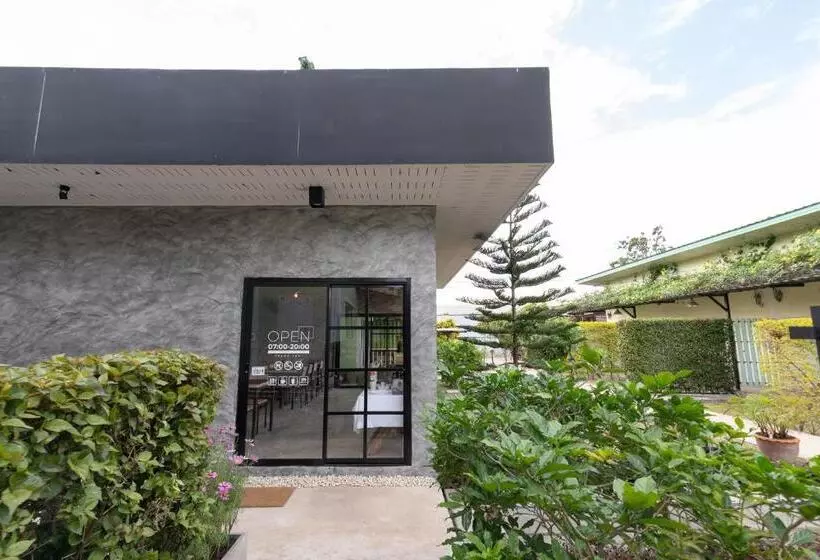استراحتگاه บ้านสวนวารินทร์ รีสอร์ท