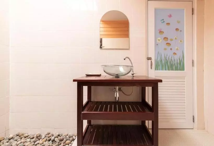 استراحتگاه บ้านสวนวารินทร์ รีสอร์ท
