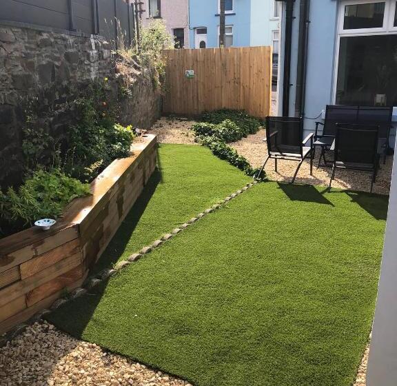 Rhondda Tunnel Cottage By Staystaycations