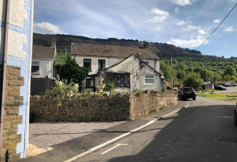 Rhondda Tunnel Cottage By Staystaycations
