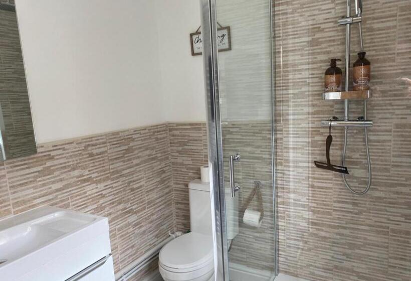 Rhondda Tunnel Cottage By Staystaycations