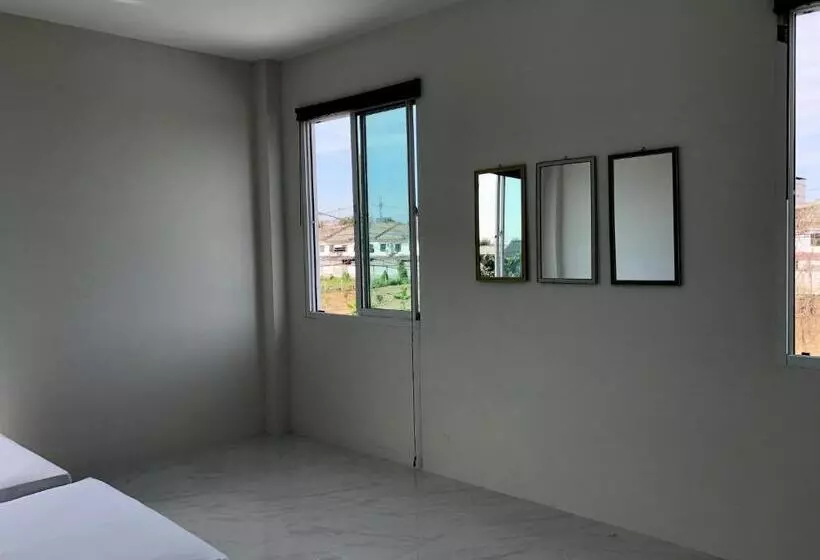 Retkeilymaja Chics Resort ชิคส์รีสอร์ท