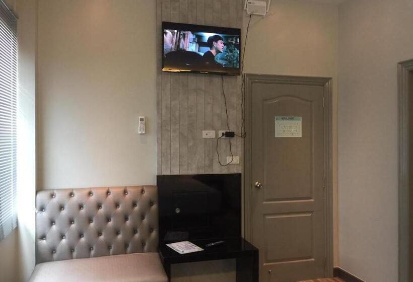 Hostel Chics Resort ชิคส์รีสอร์ท