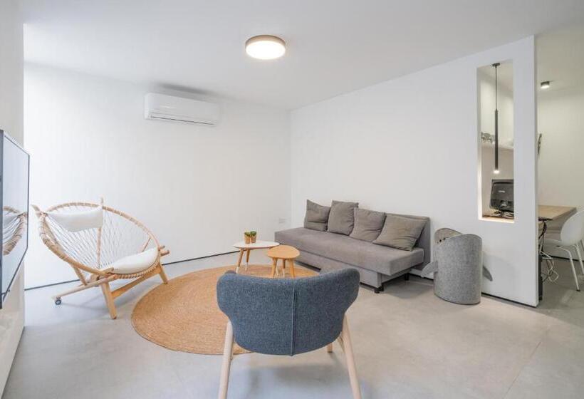 Aamiaismajoitus (B&B) Danielle Boutique Suite